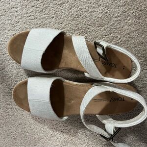 Toms neutral wedge shoe
